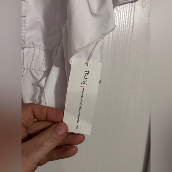 Truth NWT women’s ruffle short sleeve tie front blouse white small - Picture 6 of 7